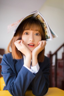 大奉打更人插花弄玉成语意思